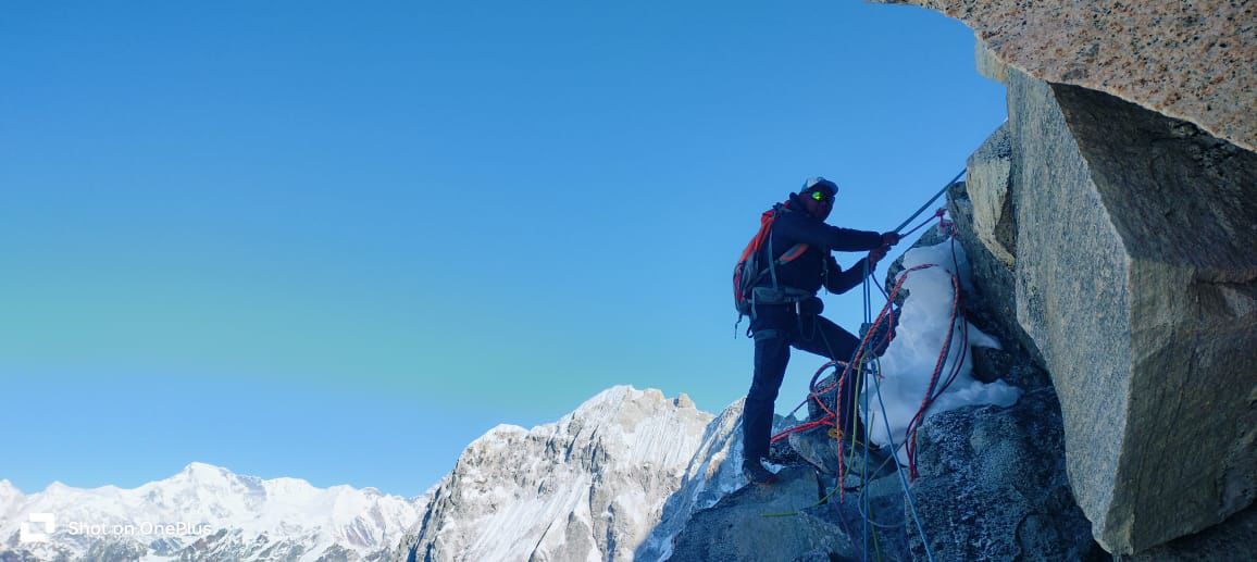 EOAN-mobilized team completes Ama Dablam cleanup, ensuring safety for future expeditions